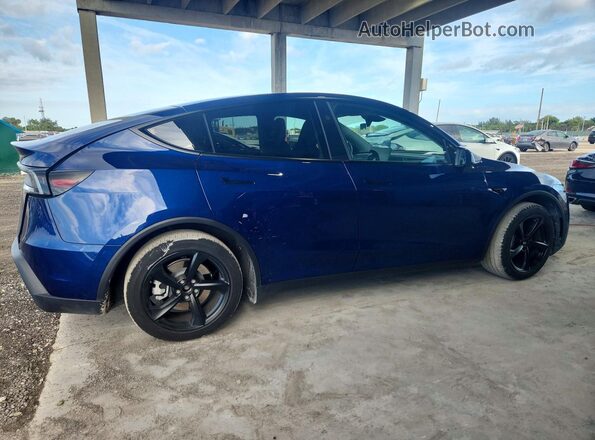 7SAYGDED3TA426515 2026 TESLA MODEL Y Синий Передняя правая четверть