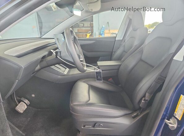 7SAYGDED3TA426515 2026 TESLA MODEL Y Синий Вид панели приборов