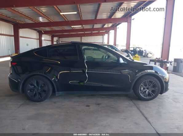 7SAYGDED4SF278571 2025 TESLA MODEL Y Черный Вид панели приборов