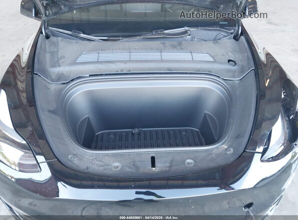7SAYGDED4SF278571 2025 TESLA MODEL Y Черный Вид подкапотного пространства