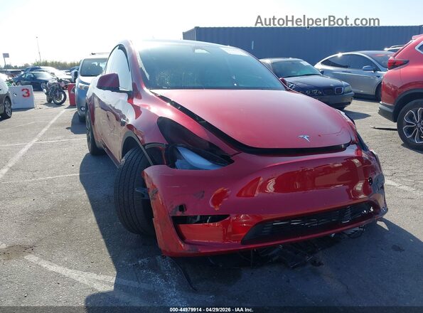 7SAYGDED5RF168607 2024 TESLA MODEL Y Red Передня права чверть
