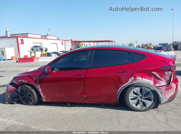 7SAYGDED5RF168607 2024 TESLA MODEL Y Red Вид задньої частини салону
