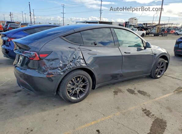 7SAYGDED5SF249158 2025 TESLA MODEL Y Gray Przód prawy