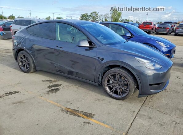 7SAYGDED5SF249158 2025 TESLA MODEL Y Gray Widok z przodu