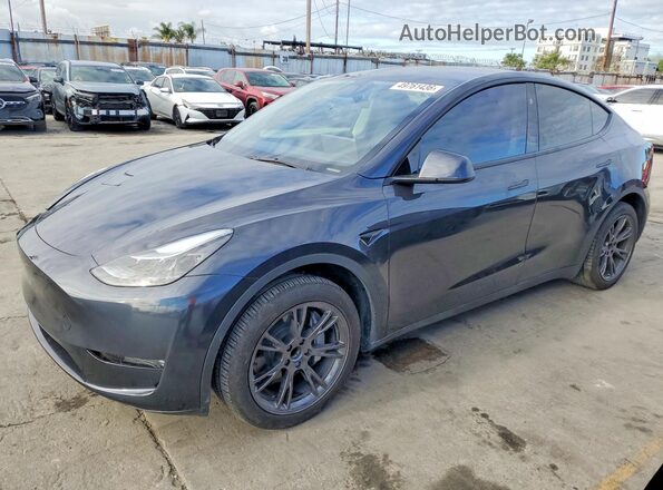 7SAYGDED5SF249158 2025 TESLA MODEL Y Gray Przód lewy