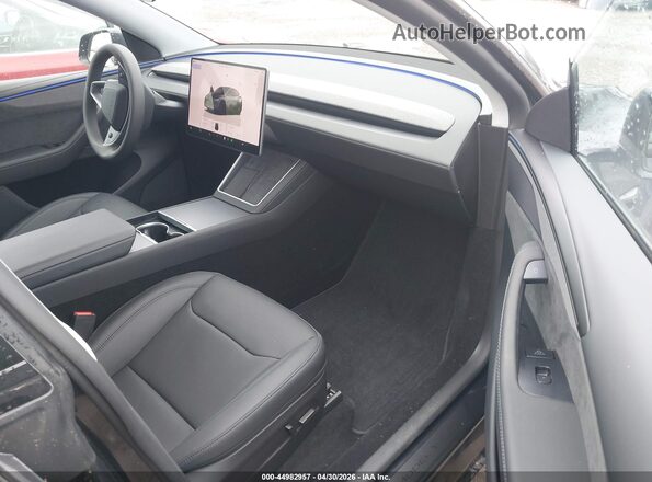 7SAYGDED6TF383372 2026 TESLA MODEL Y Gray Widok wnętrza z przodu