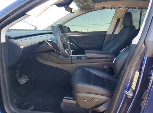 7SAYGDED7RF120574 2024 TESLA MODEL Blue Widok wnętrza z przodu