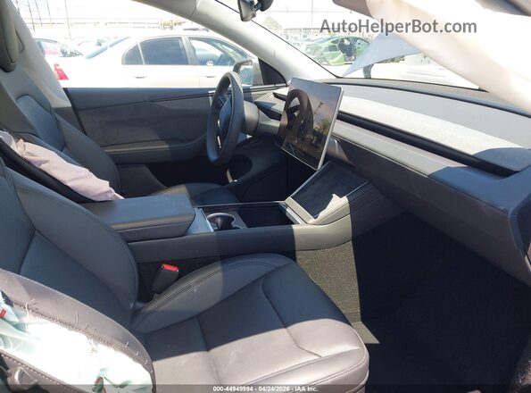 7SAYGDED7TF542710 2026 TESLA MODEL Y Серебряный Вид салона спереди