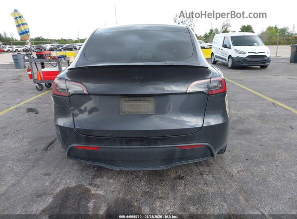 7SAYGDED8RF164955 2024 TESLA MODEL Y Gray 