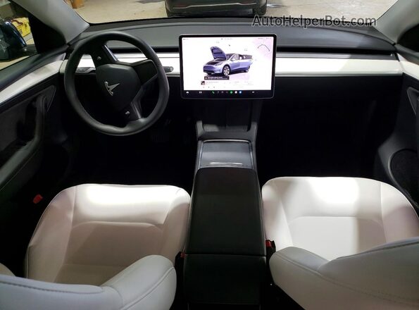 7SAYGDEDXRF041190 2024 TESLA MODEL Gray Vista del salpicadero