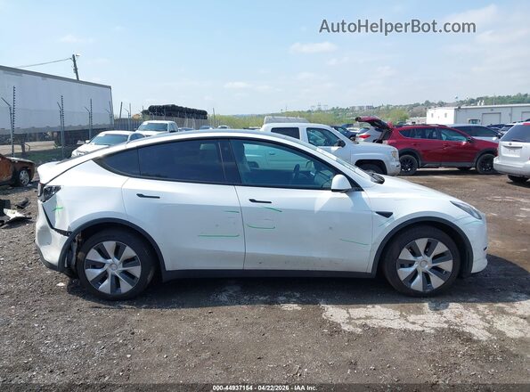 7SAYGDEE0NF384495 2022 TESLA MODEL Y White სალონის 360-გრადუსიანი ხედი