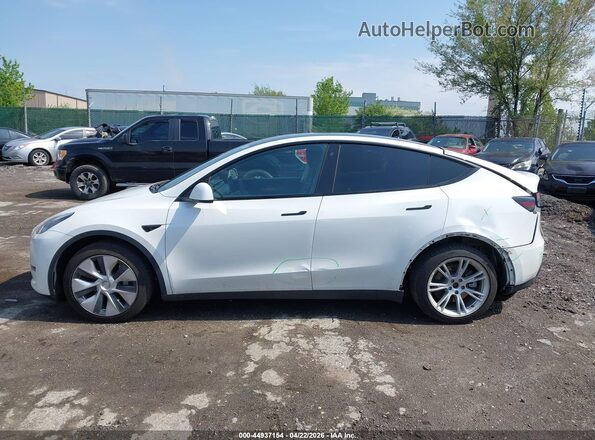 7SAYGDEE0NF384495 2022 TESLA MODEL Y White 