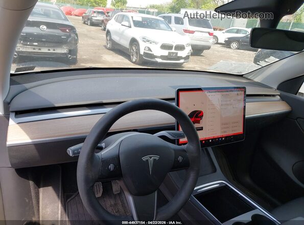 7SAYGDEE0NF384495 2022 TESLA MODEL Y White 