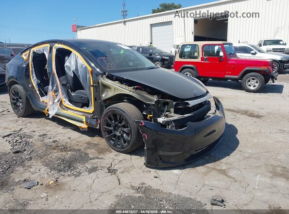 7SAYGDEE0PA116319 2023 TESLA MODEL Y Black Delantero derecho