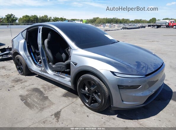 7SAYGDEE0TA590684 2026 TESLA MODEL Y Черный Передняя правая четверть