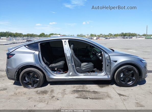 7SAYGDEE0TA590684 2026 TESLA MODEL Y Черный Панорамный вид салона 360°