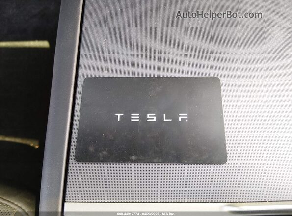 7SAYGDEE0TA590684 2026 TESLA MODEL Y Черный Вид панели приборов