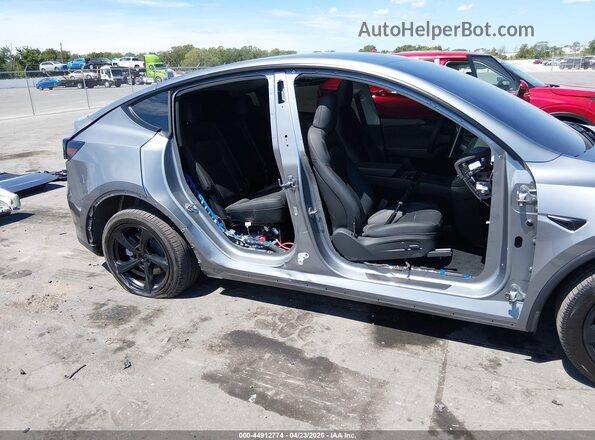 7SAYGDEE0TA590684 2026 TESLA MODEL Y Черный Вид спереди