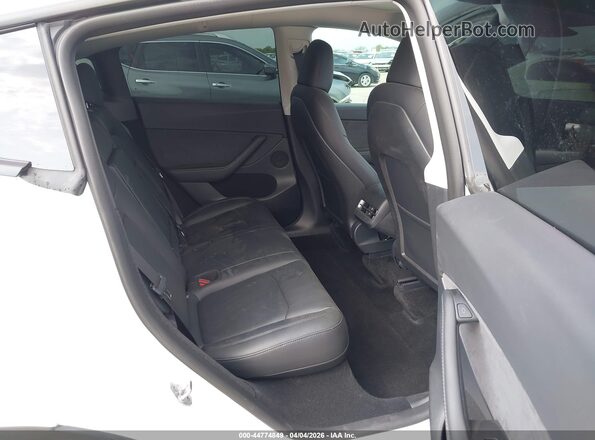 7SAYGDEE1NA011043 2022 TESLA MODEL Y Белый Вид наклейки с VIN-кодом