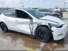 2022 Tesla Model Y Long Range Dual Motor All-wheel Drive Белый vin: 7SAYGDEE1NA011043