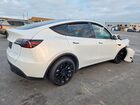 2024 Tesla Model Y White vin: 7SAYGDEE1RA272906