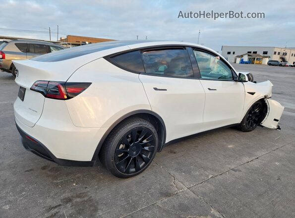 7SAYGDEE1RA272906 2024 TESLA MODEL White Tył prawy