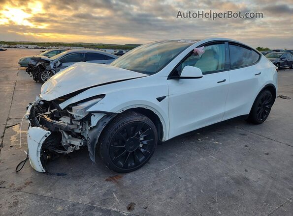 7SAYGDEE1RA272906 2024 TESLA MODEL White Przód lewy