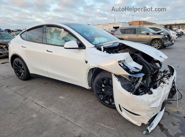 7SAYGDEE1RA272906 2024 TESLA MODEL White Przód prawy