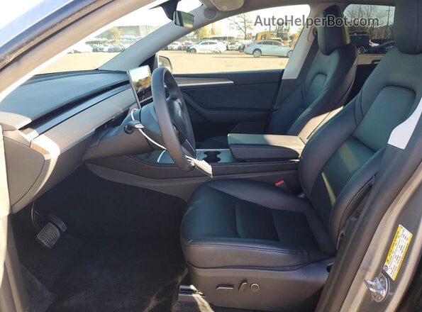 7SAYGDEE1RA287843 2024 TESLA MODEL Silver წინა სალონის ხედი
