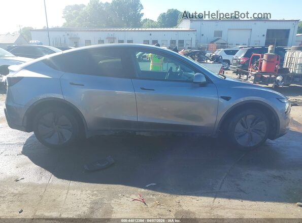 7SAYGDEE1TF430073 2026 TESLA MODEL Y Gray Vista interior trasera
