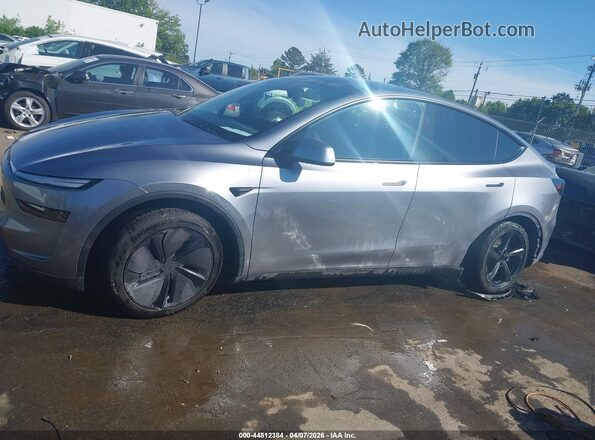 7SAYGDEE1TF430073 2026 TESLA MODEL Y Gray Vista interior de 360 grados