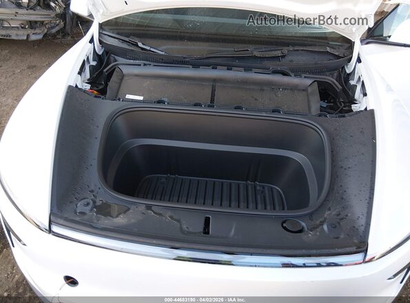 7SAYGDEE1TF535874 2026 TESLA MODEL Y White Widok z tyłu