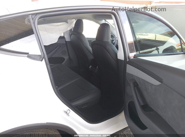 7SAYGDEE1TF535874 2026 TESLA MODEL Y White Widok naklejki z numerem VIN