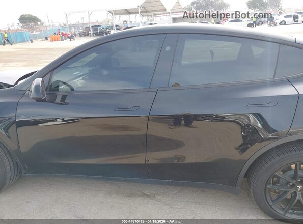 7SAYGDEE2PA163223 2023 TESLA MODEL Y Black Սալոնի 360 աստիճան տեսք