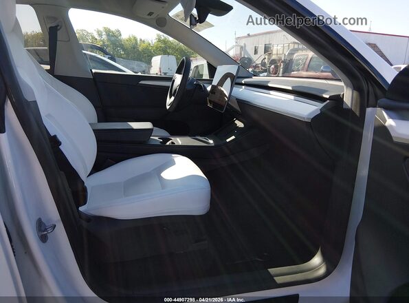 7SAYGDEE2PF839690 2023 TESLA MODEL Y White Front interior view