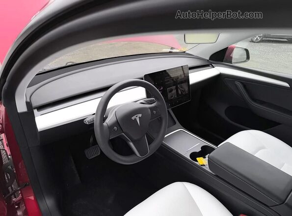 7SAYGDEE2RA258805 2024 TESLA MODEL Red Vista interior delantera
