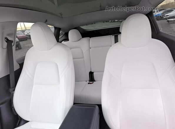 7SAYGDEE2RA258805 2024 TESLA MODEL Red Vista interior trasera