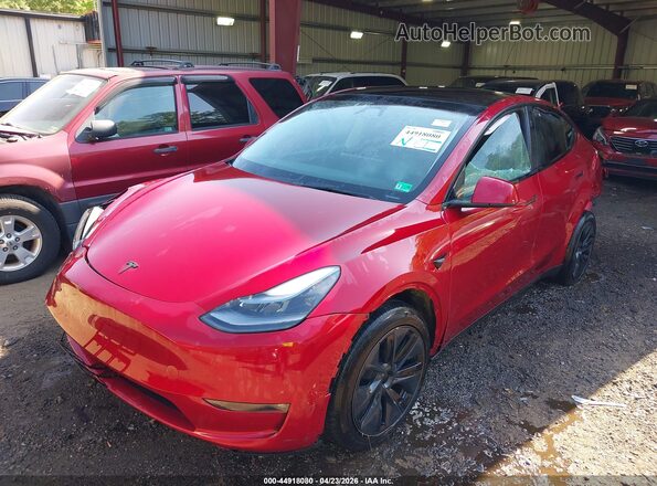 7SAYGDEE2RF158142 2024 TESLA MODEL Y Red Front left