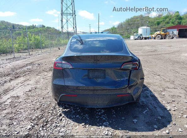 7SAYGDEE2RF195076 2024 TESLA MODEL Y Gray 