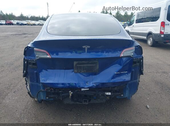 7SAYGDEE2RF199855 2024 TESLA MODEL Y Blue Widok z przodu