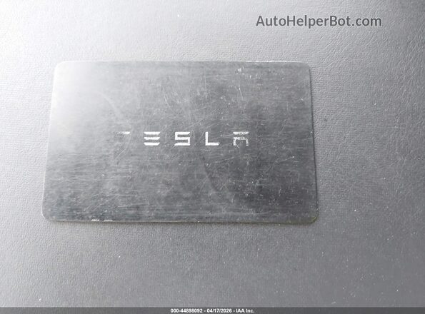 7SAYGDEE2RF199855 2024 TESLA MODEL Y Blue Widok deski rozdzielczej