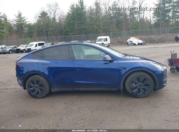 7SAYGDEE2RF199855 2024 TESLA MODEL Y Blue Widok wnętrza 360 stopni