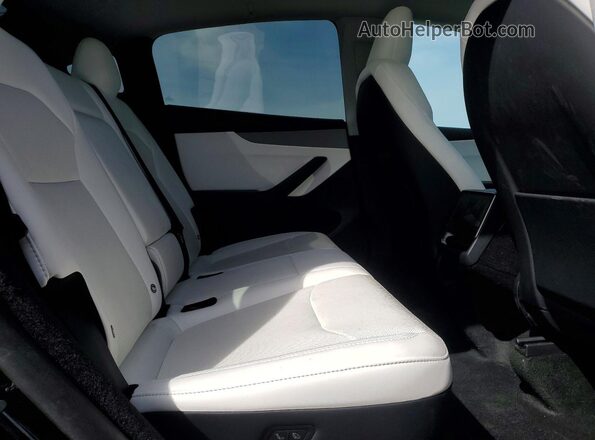 7SAYGDEE2TA478307 2026 TESLA MODEL Black Հետևի նստատեղերի տեսք