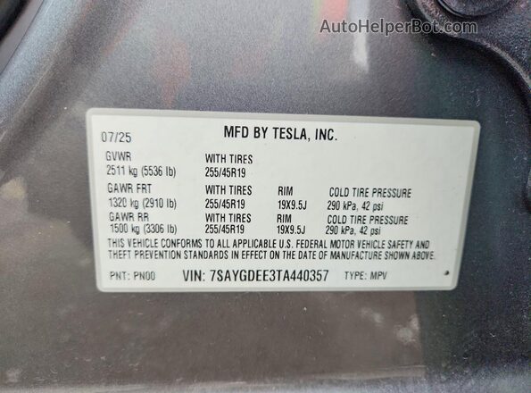 7SAYGDEE3TA440357 2026 TESLA MODEL Gray VIN կոդի պիտակի տեսք