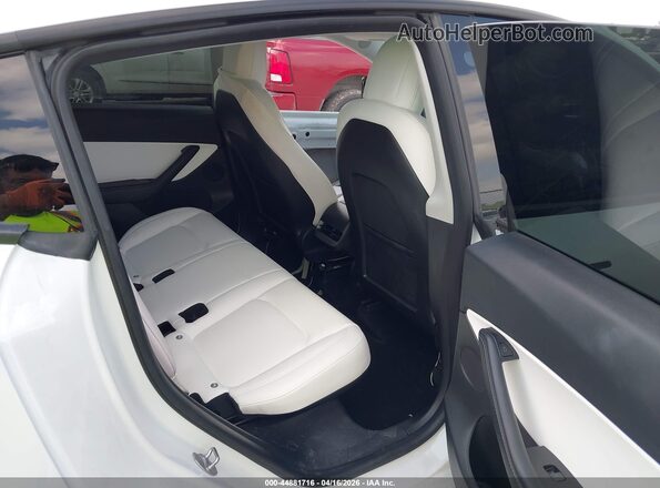 7SAYGDEE5NF339746 2022 TESLA MODEL Y White VIN sticker view