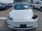 2022 Tesla Model Y Long Range Dual Motor All-wheel Drive White vin: 7SAYGDEE5NF339746