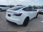 2022 Tesla Model Y Long Range Dual Motor All-wheel Drive White vin: 7SAYGDEE5NF339746