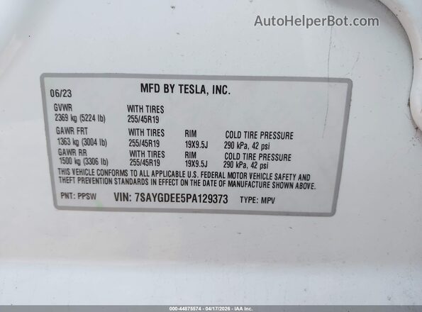 7SAYGDEE5PA129373 2023 TESLA MODEL Y White Vista del compartimento del motor