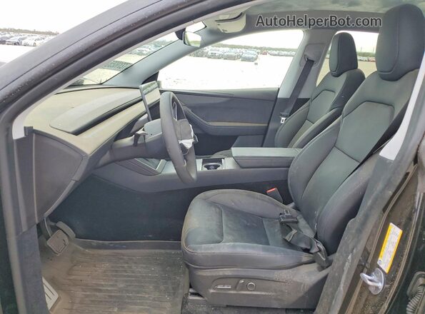 7SAYGDEE5TA491035 2026 TESLA MODEL Black Front interior view