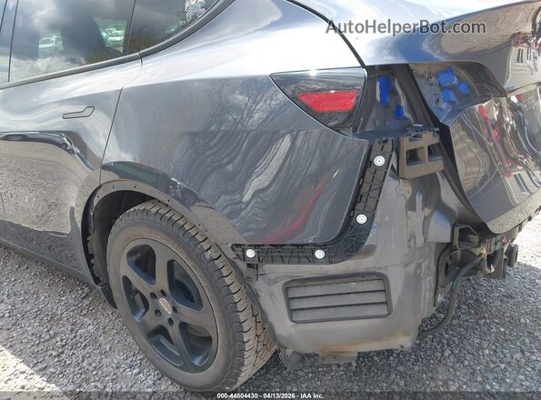 7SAYGDEE6NF379379 2022 TESLA MODEL Y Gray 